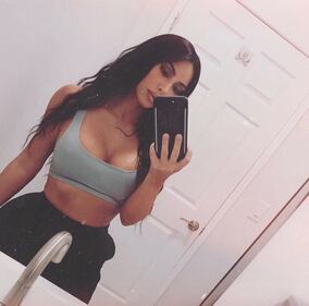 Kim Kardashian hot in cabina armadio: foto 7