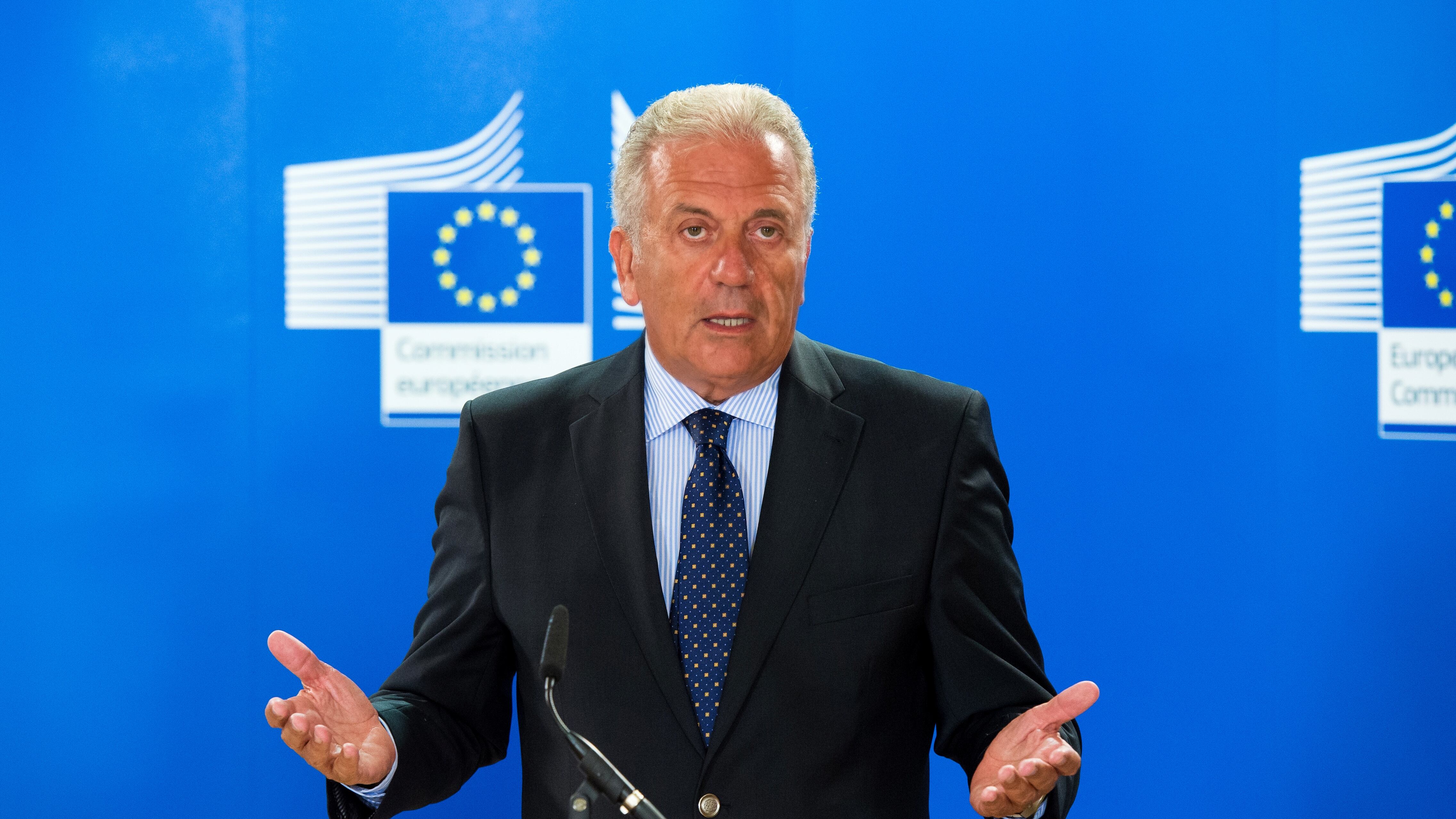 Migranti, il commissario Ue gela Conte: "A Malta solo un documento"