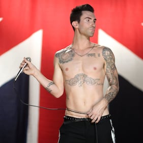 Adam Levine dei Maroon 5 nudo nel nuovo video 8