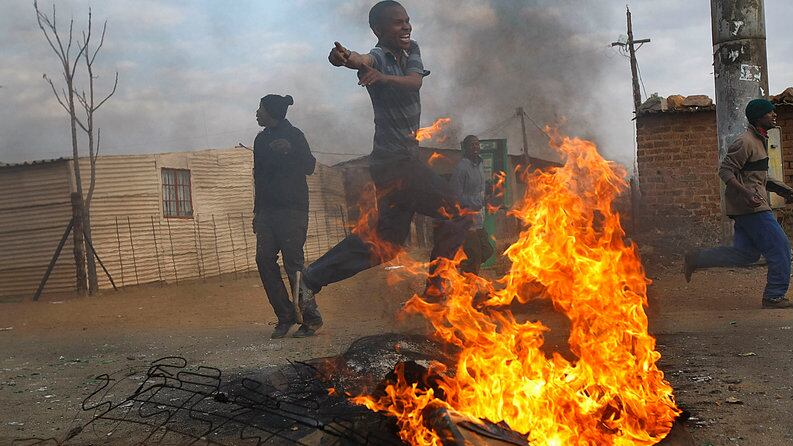 “Charlie Hebdo è Satana”: morti e chiese bruciate in Niger