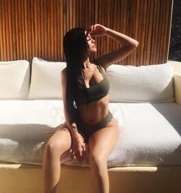 Kylie Jenner hot, progetto segreto in lingerie 6