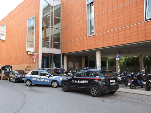 Accoltellato a 14 anni nel bagno della scuola