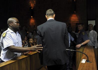 Pistorius davanti ai giudici: l'accusa conferma l'omicidio premeditato 7