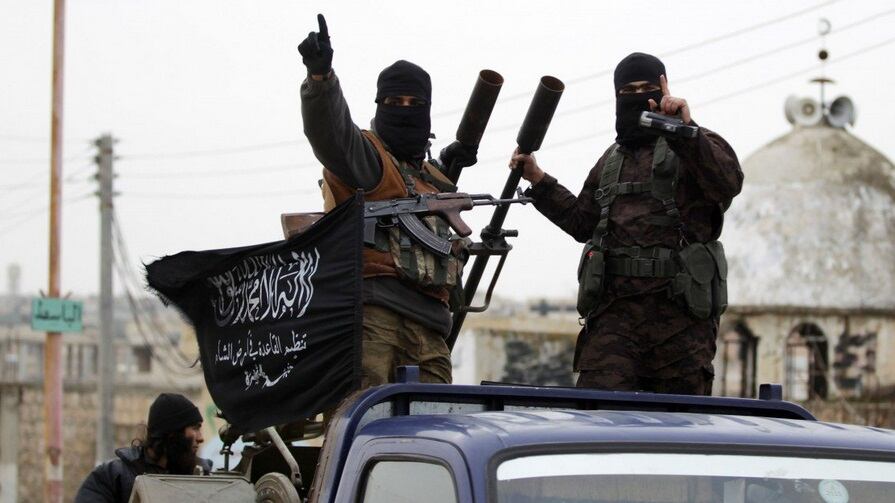 Terrorismo, l'Isis arriva (anche) su Tik Tok: rimossi decine di accunt di miliziani