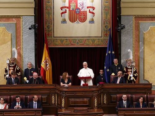 Il Papa in Spagna, il discorso al Congresso: "La pace richiede coraggio diplomatico, l'IA non può togliere l'inviolabile dignità umana"