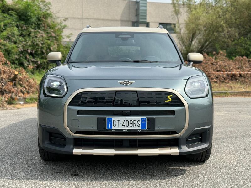 MINI Countryman SE ALL4: guarda la gallery del crossover elettrico da 313 CV 4