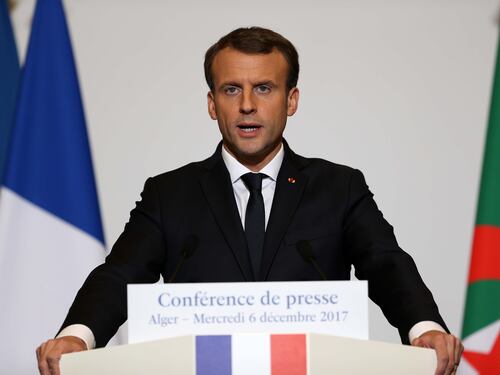 Francia, tagli di Macron al sociale: scure su assegni di disoccupazione