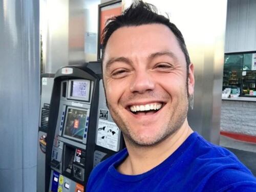 Tiziano Ferro: "Ho pianto durante la mia proposta di nozze"