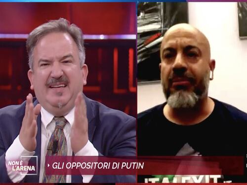 "Fai il bullo", "Sono torture". Scoppia la rissa in tv