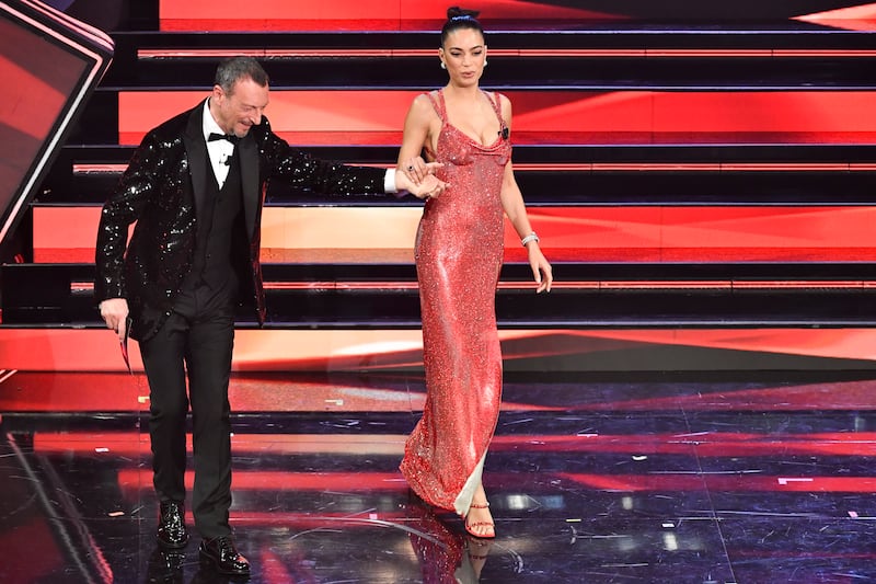 Elodie a Sanremo con spacco siderale 2