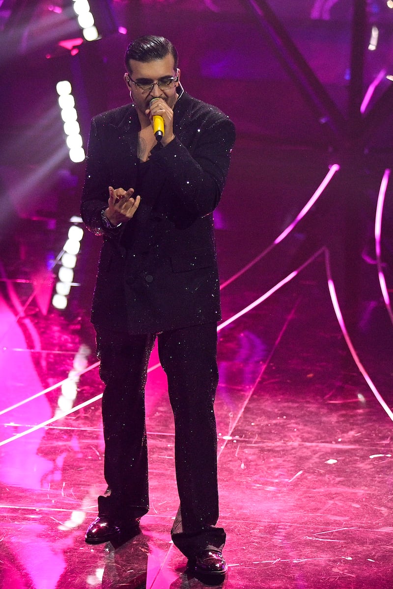 Sanremo 2024: ecco il look della prima serata del Festival di Geolier 4