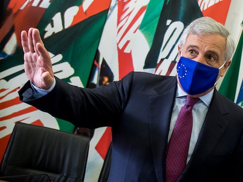 Forza Italia si riorganizza. Al via stagione dei congressi