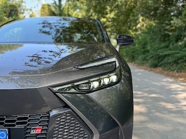 Toyota C-HR 2024: guarda la gallery del nuovo crossover full-hybrid 7
