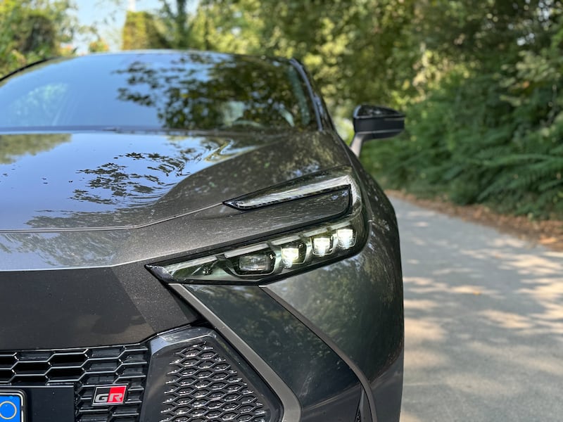 Toyota C-HR 2024: guarda la gallery del nuovo crossover full-hybrid 7