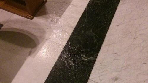 In Campidoglio piove. La soluzione? I secchi 1