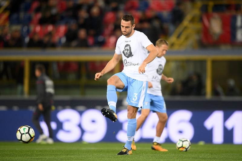 Lazio a Bologna con la maglia di Anna Frank 10