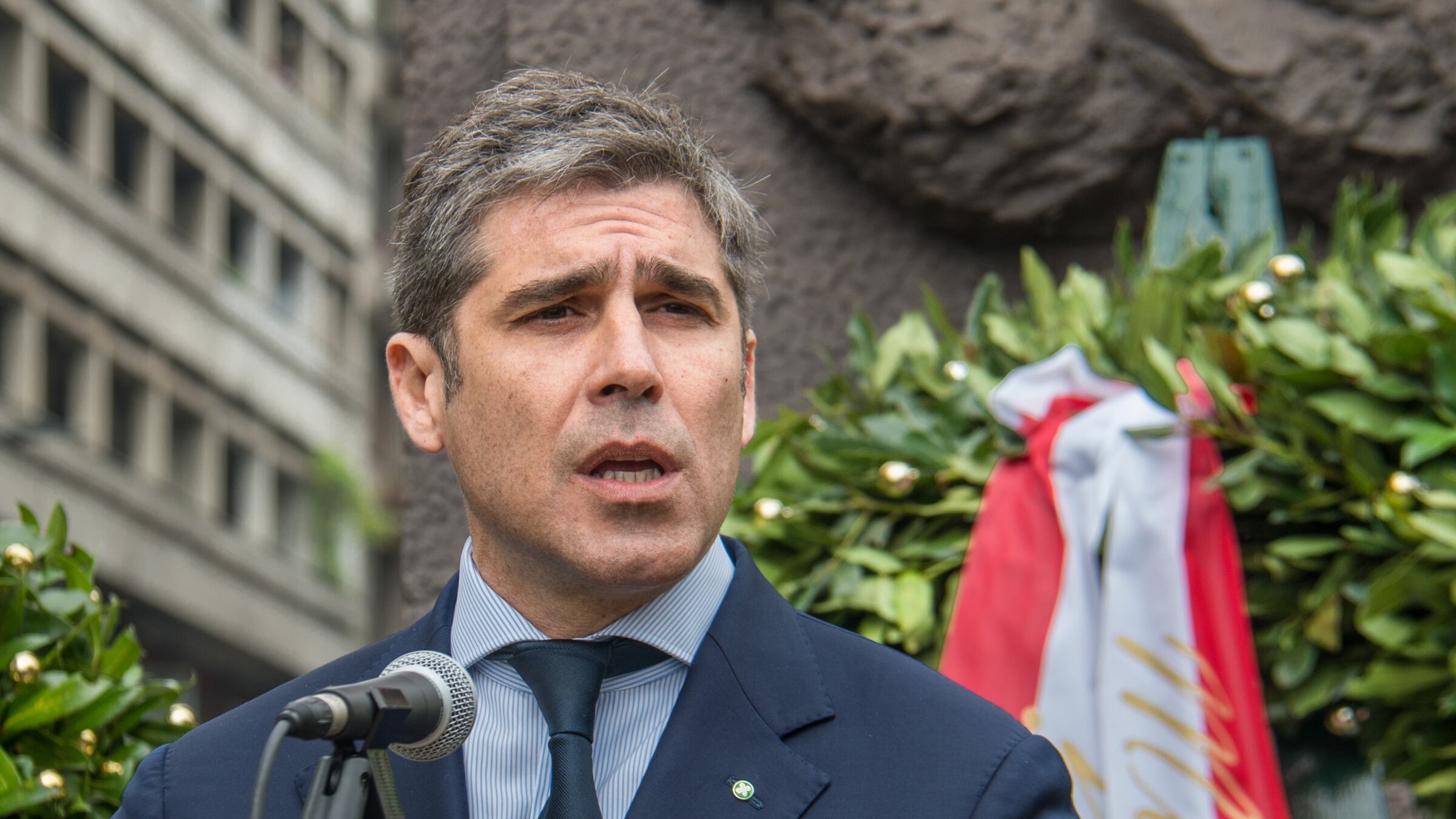 "Lupi e Gabriele? Depongano le armi per Milano"