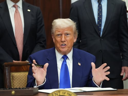 Il Boeing del Qatar in regalo a Trump. "È tutto regolare"