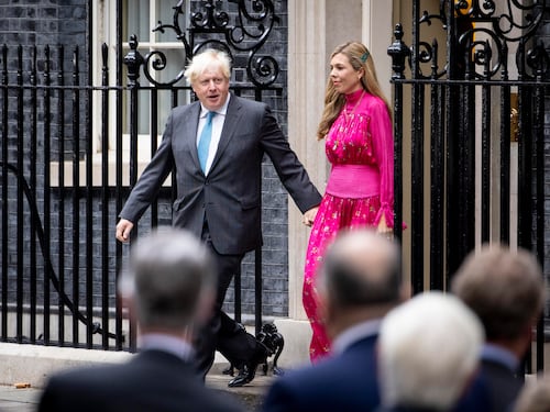 Truss promette miracoli. Ma il saluto di BoJo mette Liz già all'angolo