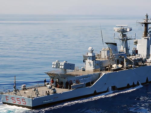 "Chiudiamo il Canale di Sicilia" Il sindaco 5S inguaia il governo