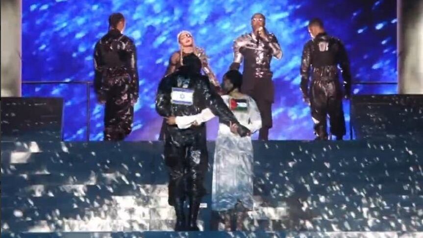 Unisce Israele e Palestina: bufera su Madonna