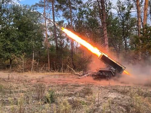 Diretta | Raid russi contro l'Ucraina: bombe vicine a un treno con attivisti italiani. E la Polonia fa alzare i jet