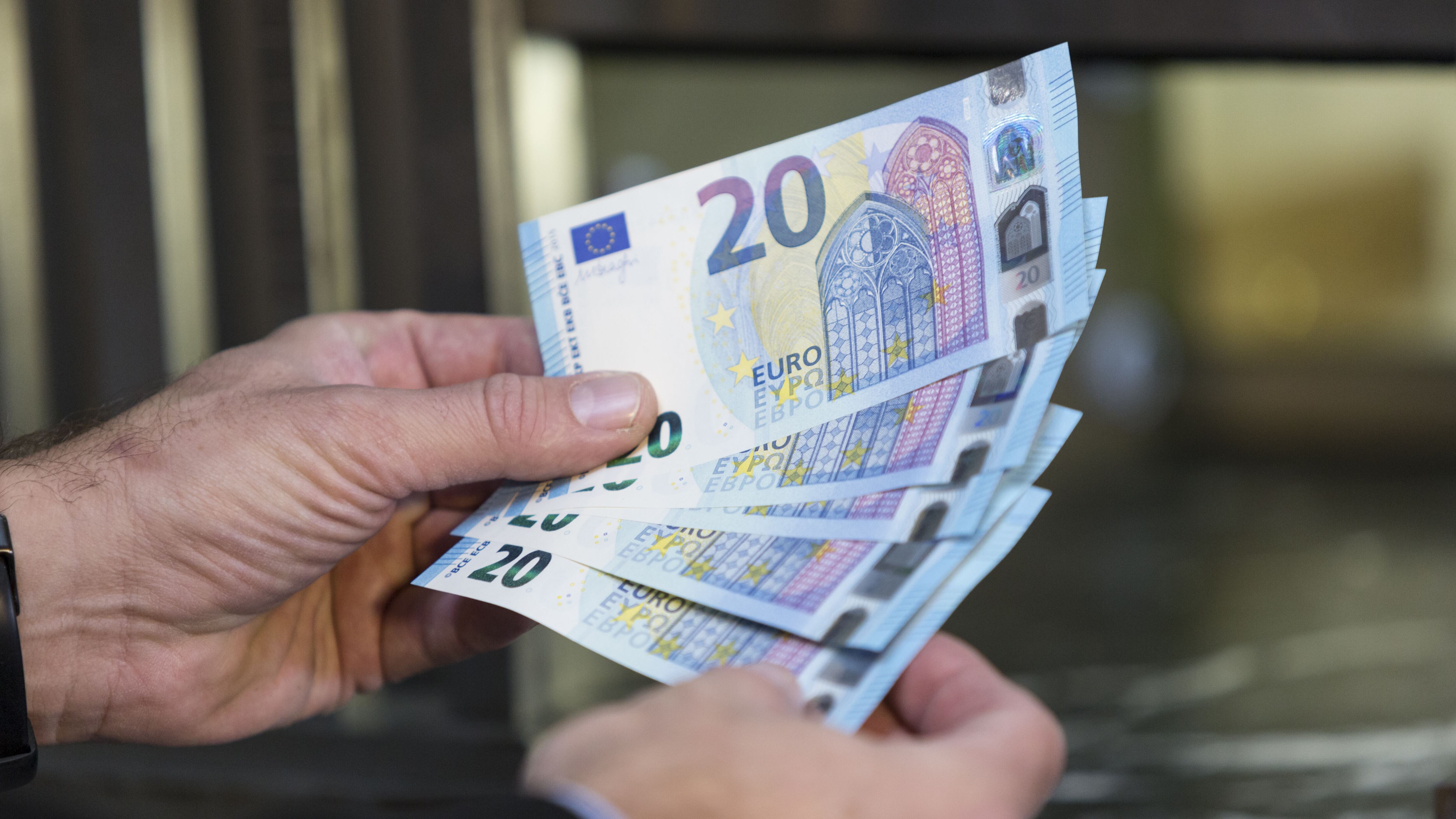 "Non c'entra nulla". Smontate le balle della sinistra sul tetto al contante