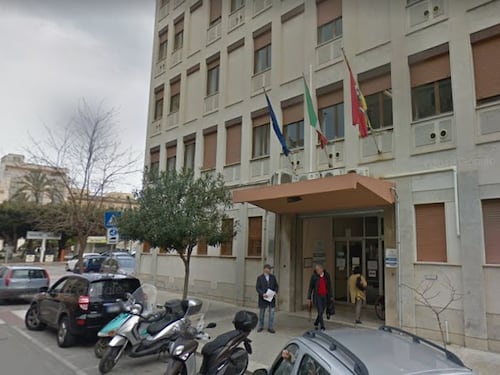 Commistione di reparti e senza mascherine: i medici scrivono alla procura