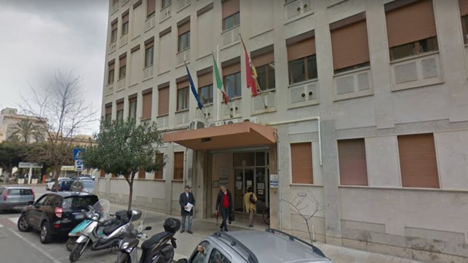 Commistione di reparti e senza mascherine: i medici scrivono alla procura