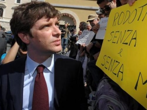 Il Pd si ricompatta Ma Civati non vota: "Andati troppo in là"