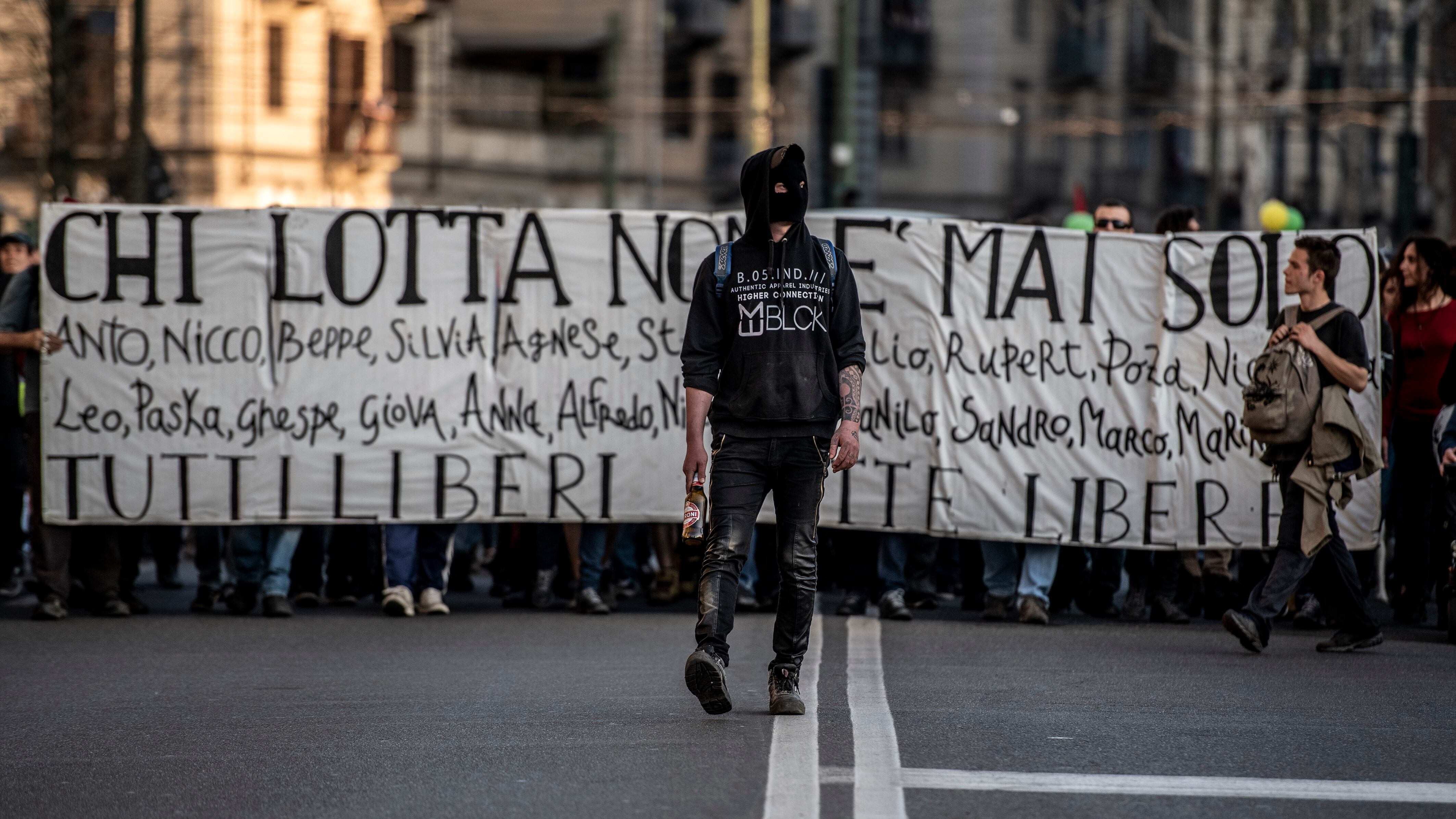 Omicidi e disordini, la Torino a 5 stelle dove regnano paura e invidia sociale