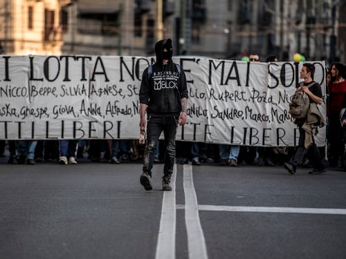 G20, allarme black bloc: Lamorgese blinda le frontiere