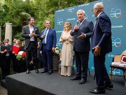 Mezzo governo sale sul palco. Tajani: "Al Giornale per libertà"