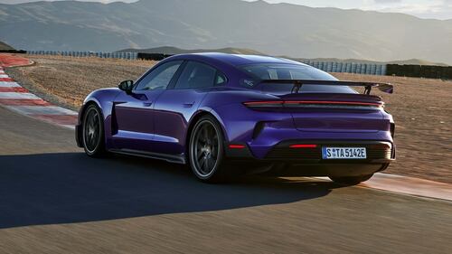 Porsche Taycan Turbo GT, guarda tutte le foto 5