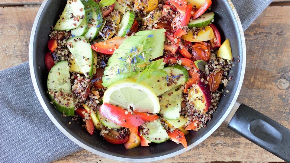 Cosa sapere della Quinoa (che non è un cereale) e 5 motivi per mangiarla