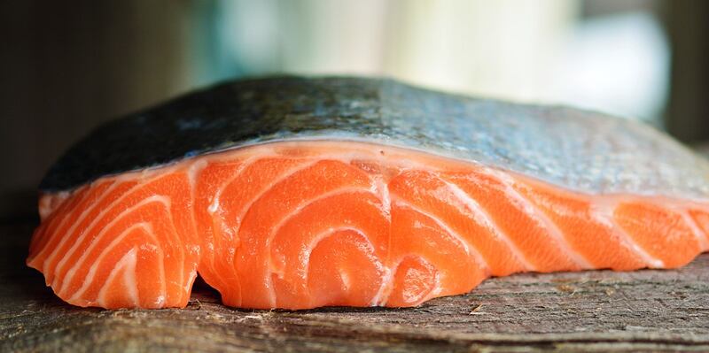 Salmone crudo