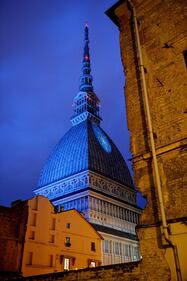 La Mole Antonelliana in blu per la giornata sull'autismo 5