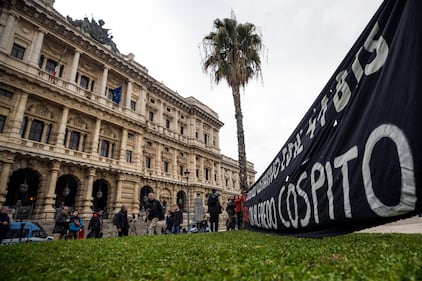 Anarchici davanti al palazzo della Cassazione di Roma 5