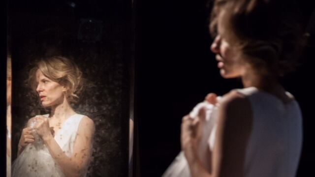 Sonia Bergamasco: "Io ballo da sola in un mondo cattivo"