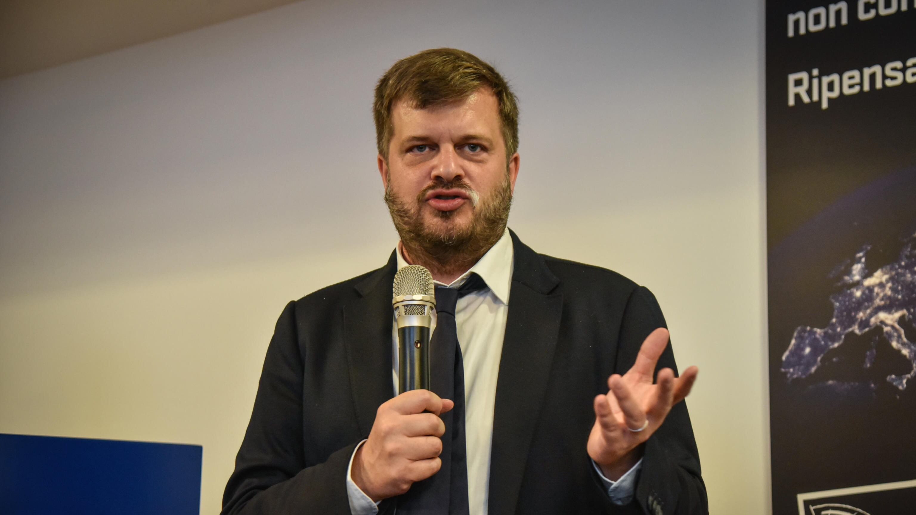 La rivolta dentro il Pd: "Non è opzione possibile"