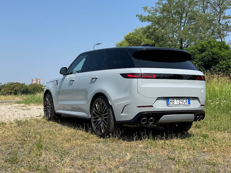 Range Rover Sport SV: guarda le foto 19