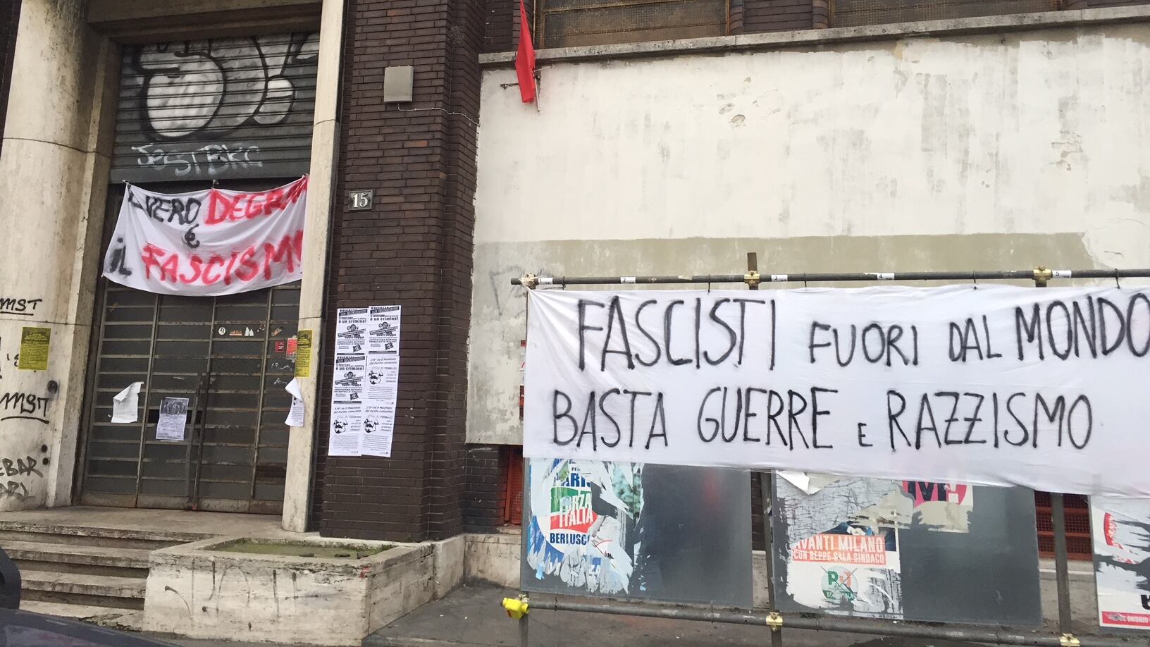 Il governo favorisce gli "okkupanti"