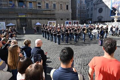 La Banda dell'Esercito a Piazza Farnese per la Festa delle Forze Armate  3