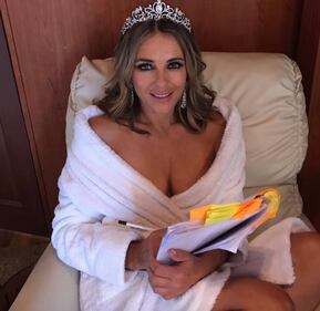 Liz Hurley hot, estate in bikini 3