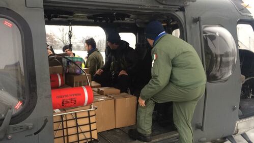 Gli alpini nei paesi isolati dalla neve 2