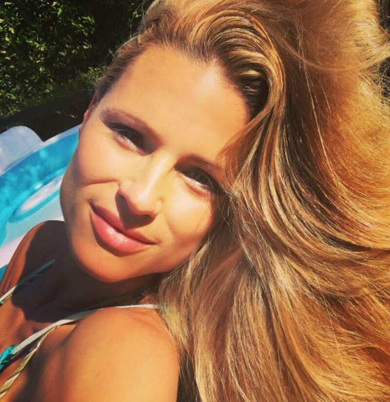 Michelle Hunziker sexy tra Ariston e vita privata 10