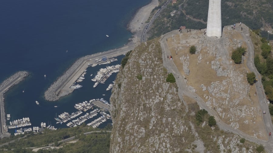 Maratea, liquami in mare: stop ai bagni