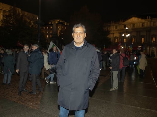 La “Prima” di Calabresi, circondato dall’odio rosso