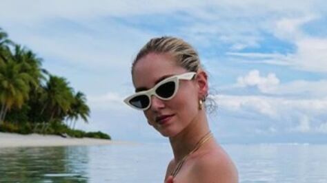 Chiara Ferragni è hot in Polinesia. I fan criticano il bagno senza veli dell’influencer