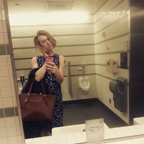 La protesta della trans: "Cosa succede se uso il bagno degli uomini" 2